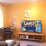 Ferino - Zentral & Ruhig - Glasfaser Wlan & Lan - Privater Parkplatz